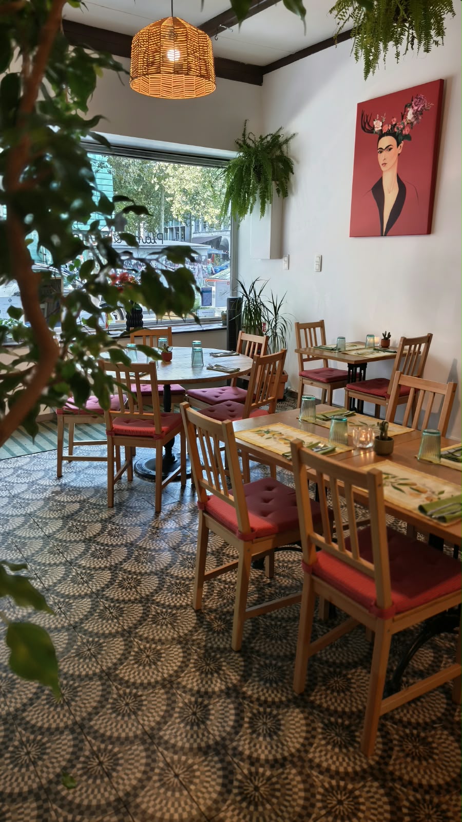 Inside Piano & Sano